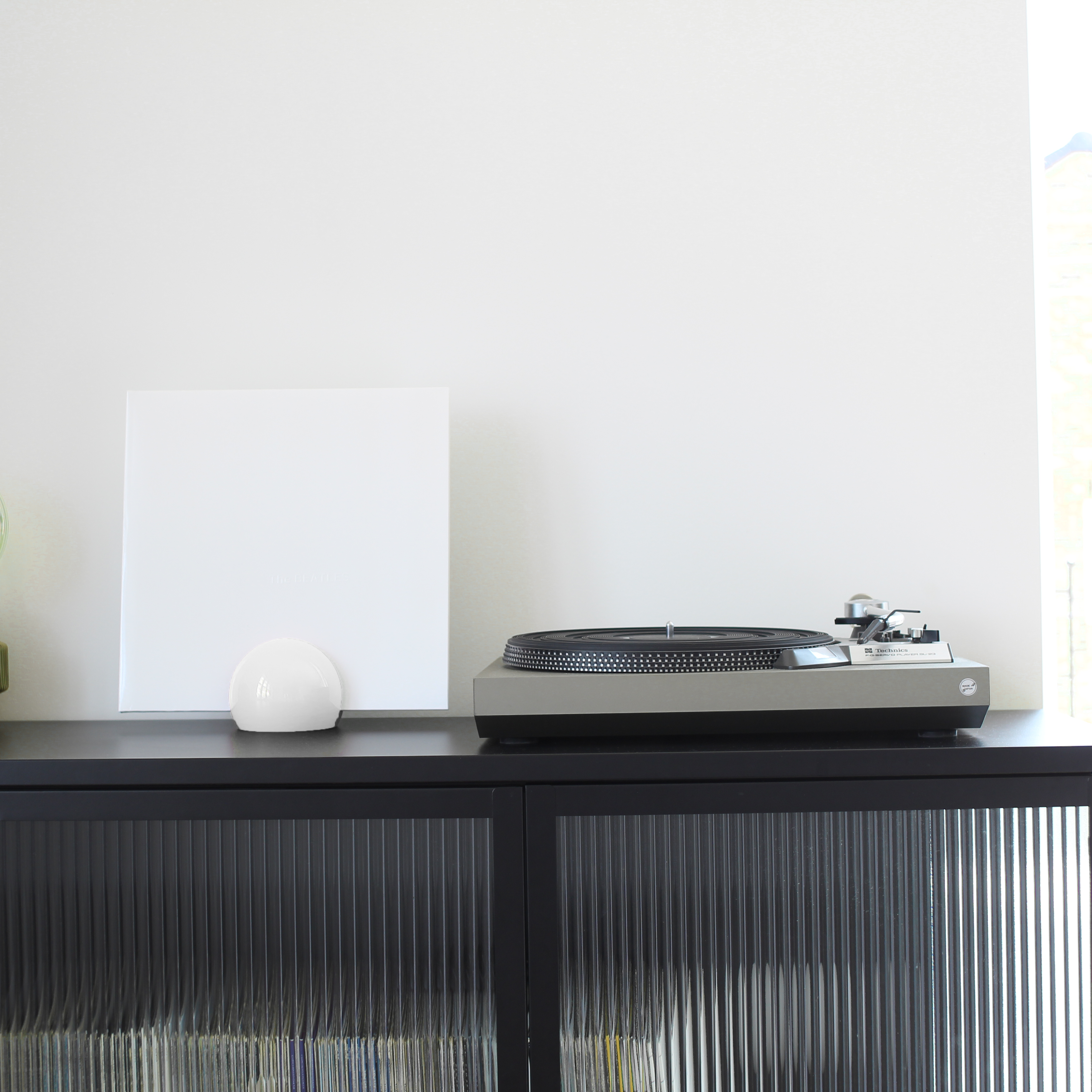 NOW PLAYING VINYL STAND